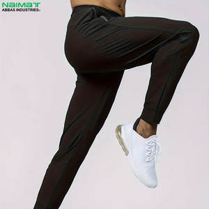 กางเกงวอร์มสำหรับผู้ชายกางเกงวิ่งพร้อมโลโก้กำหนดเองระบายอากาศได้อย่างรวดเร็วแห้งเร็ว - Product Image 3