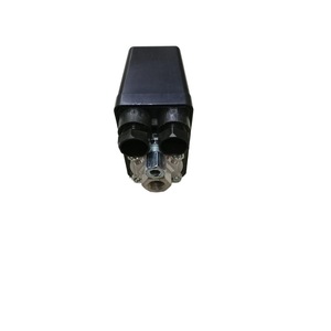 Pressostato per Compressore 220V con Filettatura di Connessione G1 Compatibile con Daac24D/ Daac50D/ Daac100D Rif. 701214 per Controllo Pressione - Product Image 1