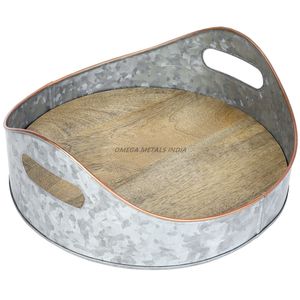 Plateau de service en or long et élégant avec finition lisse et poignées pratiques pour un affichage élégant et des solutions de divertissement élégantes - Product Image 5