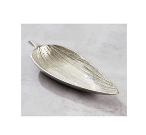 Plateaux de service en forme de feuille de conception la plus récente en métal Accessoires de cuisine Vaisselle Plateaux d'utilisation Nouvelle arrivée disponible ici - Product Image 6