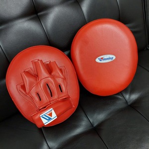 Manoplas de boxeo ganadoras de cuero naranja de la mejor calidad, diseño de logotipo personalizado, almohadilla de enfoque curva impresa, almohadilla de enfoque de boxeo - Product Image 1