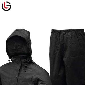 Combinaisons de pluie décontractées résistantes à l'eau OEM avec ventilation avancée et tissu léger et respirant en taffetas pour l'extérieur - Product Image 3