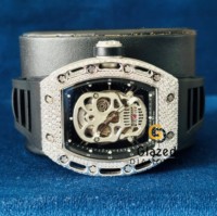 Montre mécanique automatique vintage en acier inoxydable noir avec cadran en verre analogique, motif tête de mort et breloque en diamant de laboratoire taillé