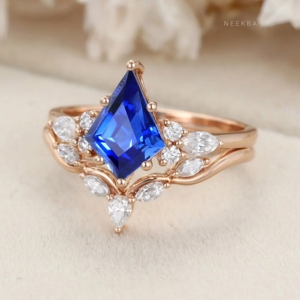 Juego de anillos de boda nupciales de oro rosa sólido de 10K-Laboratorio de corte de cometa vintage-Anillo de compromiso de zafiro con banda de moissanita de corte Marquesa - Product Image 3