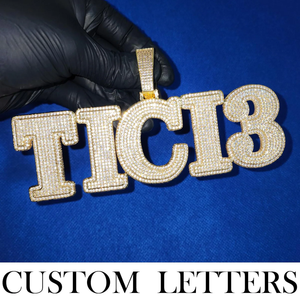 Collier avec pendentif personnalisé en argent 925 plaqué or, moissanite étincelante, aspect diamant glacé, lettre tendance, bijoux hip-hop unisexe - Product Image 5