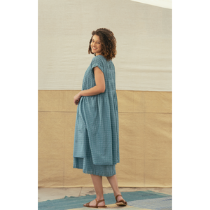 Vestido MIRA de Algodón y Seda Azul a Cuadros, Talla Única, Casual, Elegante, Transpirable, Diseño Sólido, ODM para Uso Diario, Fiestas y Eventos Formales - Product Image 1