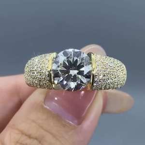 Bague en or jaune pour homme avec diamant de laboratoire de 3,00 ct, taille pavé, certifiée IGI, clarté VVS-VVS - Product Image 1