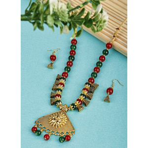 Triangle Ganesh oxydé avec agate vert bordeaux pour les mariages - Product Image 1