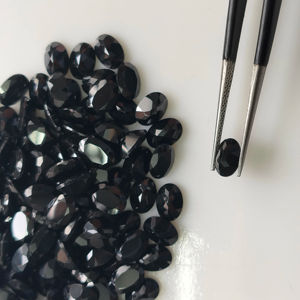 Spinelle noir naturel 7x5MM Coupe ovale Meilleure qualité Pierre précieuse en vrac pour la fabrication de bijoux - Product Image 1
