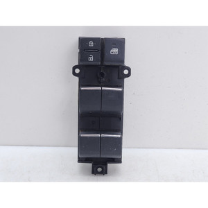 Panneau de commande central des vitres TOYOTA Rav4 6ème Série 84040-42050 A25AFXS (12>) - Product Image 1