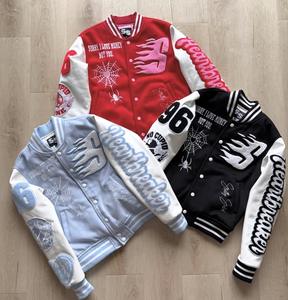 เสื้อแจ็คเก็ตวาร์ซิตี้ผ้าขนสัตว์หนาสำหรับผู้ชาย แบบกำหนดเอง พร้อมลายปักและแขนเสื้อสไตล์หนัง - Product Image 1