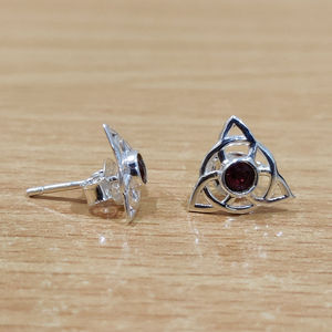 Pendientes de botón geométricos de granate de 1.5 gramos con engaste de bisel, joyería para regalo - Product Image 1