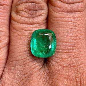 Zafiro Zambia de Corte Cojín Bloom, Verde Intenso Brillante, Facetas de Lujo, Brillo Intenso, Certificado IGI, Excelente Calidad Premium, Ético - Product Image 2