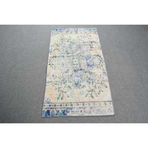 Alfombra Turca de 2.3x4.3 pies, Alfombra Vintage de Lana Sólida Azul y Blanca - Product Image 1