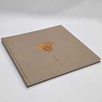 Impression de catalogues couleur à couverture rigide en promotion, impression offset à bas prix pour prospectus et brochures d'entreprise avec estampage à chaud doré sur carton
