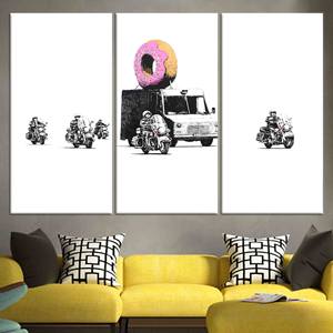 Toile d'art graffiti imprimée : Décoration murale design voiture aux couleurs vives, LOT DE 3 TOILES - Product Image 1