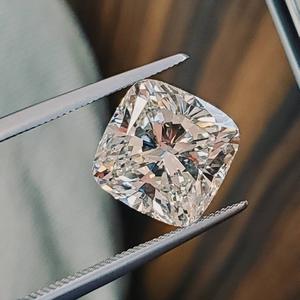 Diamant de laboratoire certifié, taille coussin, 1 carat, couleur D, pureté VVS, profil optique propre - Product Image 1
