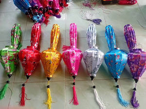 Linterna de seda vietnamita de alta calidad al por mayor variedad de colores OEM embalaje personalizado linterna de seda hecha a mano de Vietnam Artisian - Product Image 3