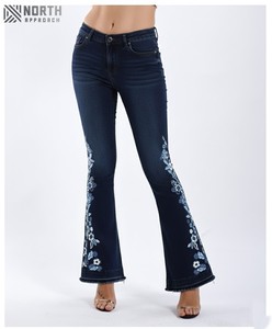 Nouveau design de pantalon évasé en denim pour femmes Oem sur mesure pantalon évasé en denim droit décontracté pour femmes avec logo personnalisé - Product Image 6