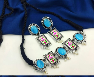 Encanto clásico de alta calidad Hermoso collar Monalisa Meena oxidado con pendientes a juego Ideal para festivales Acabado antiguo - Product Image 4