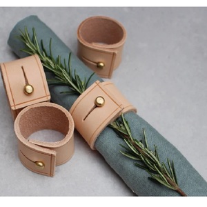 2025 vente chaude en métal avec anneau de serviette en cuir forme ronde fait à la main meilleure qualité hôtel Ware anneau de serviette à un prix abordable - Product Image 6