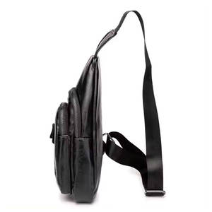 กระเป๋าสะพายพาดลำตัวคุณภาพสูงรูปทรงกะทัดรัดและเป็นที่เก็บของได้สำหรับการเดินทางและใช้งานกลางแจ้ง - Product Image 4