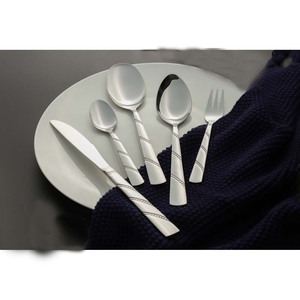 Ensemble de couverts peu coûteux en argent poli miroir avec longue poignée de concepteur ronde en or fait à la main populaire couteau occidental fourchette cuillère - Product Image 6