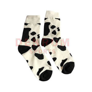 Chaussettes décontractées légères pour hommes, chaussettes décontractées à la mode en coton respirant personnalisées OEM en tissu doux de luxe - Product Image 3