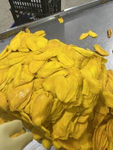 Meilleure vente au Vietnam Snack à la mangue séchée Texture douce Goût sucré naturel Idéal pour la vente en gros de snacks - Product Image 2