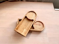 Assiette à dessert rectangulaire en bois massif avec finition polie, design classique écologique pour la maison et la restauration