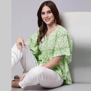 Robe kaftan en coton à imprimé tie-dye vert clair avec taille naturelle - SHKUP1208 - Product Image 3