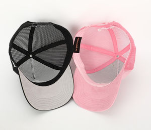 Sombrero de camionero clásico personalizable de malla 100% lona de algodón para uso en la playa con el logotipo de su marca - Product Image 3