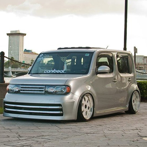 Cubo Ni-ssan usado asequible Diseño cuadrado único e ingeniería japonesa confiable - Product Image 5