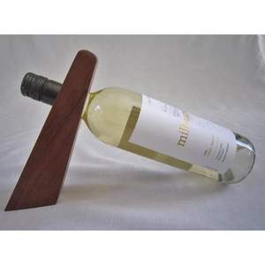 Porte-bouteille en bois artistique conçu pour améliorer le rangement des bouteilles tout en ajoutant une touche esthétique - Product Image 5