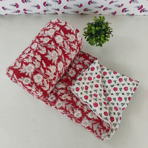 Colcha Reversible de Algodón con Estampado Floral Jaipuri, Ropa de Cama India Hecha a Mano - Product Image 1