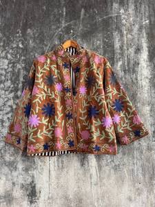 เสื้อแจ็คเก็ตยาวปักลายซูซานีผ้ากำมะหยี่พรีเมียม – เสื้อโค้ทโบฮีเมียนลายดอกไม้สไตล์ชาติพันธุ์ทำมือสำหรับผู้หญิง - Product Image 2