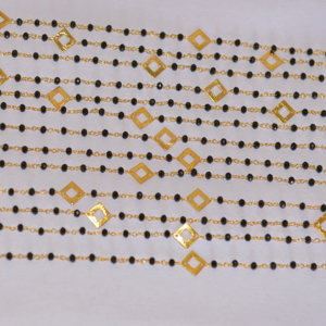 Perles noires plaquées or de qualité supérieure et chaîne de chapelet à breloques suiveur. Chaîne de chapelet enveloppée de fil de laiton pour la fabrication de bijoux - Product Image 3