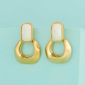 Boucles d'oreilles pendantes géométriques chic - Alliage de zinc, pierres noires et blanches, finition dorée, pour soirée, 193025 - Product Image 4