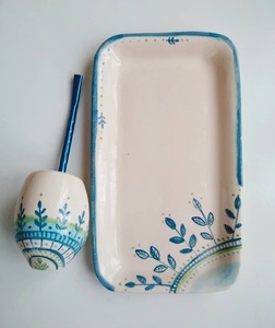 Plateau de service élégant en céramique fabriqué à la main idéal pour les repas de famille de Diwali avec des plats et des bonbons indiens traditionnels - Product Image 2