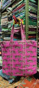 Sac de plage Kantha en coton multi-patchwork matelassé à la main pour femmes, magnifique fourre-tout ouvert pour les achats d'été, sac de plage fait à la main, meilleure vente - Product Image 3