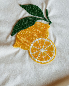 Broche tendance faite à la main avec broderie perlée pour femmes, perles délicates pour mariage et enfants - Product Image 6