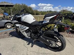 Motocyclette 300SS 2026 - Product Image 3