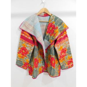 Veste Kantha courte vintage pour femmes avec bloc à la main en coton imprimé fleuri matelassé respirant à manches longues pour l'hiver tenue décontracté - Product Image 3