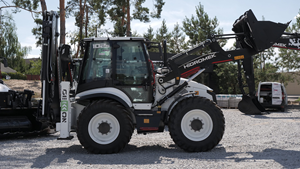 รถตักล้อยาง HMK 102B ขับเคลื่อน 4 ล้อ เครื่องยนต์ดีเซล พร้อมบุ้งกี๋ขนาด 1.4 เมตร แขนขุด กำลัง 75 กิโลวัตต์ แรงบิดสูง สีดำ - Product Image 3