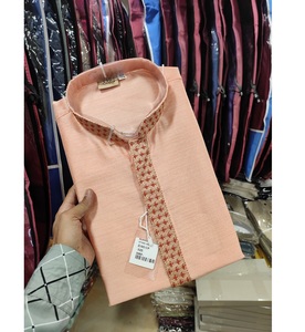 Cómodo Kurta de seda suave para hombres diseñado con detalle de Pati de soporte para uso étnico y diario - Product Image 2