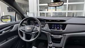 Cadillac XT5 Premium Luxury AWD 2023 d'occasion, prêt à être expédié - Product Image 4