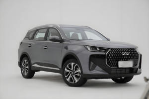 Vente en gros de voitures d'occasion chinoises 2025 7 Plus Boîte de vitesses manuelle Transmission intégrale Cuir R18 Norme d'émission Euro VI - Product Image 2