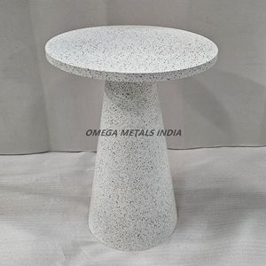 Table d'angle élégante en métal noir avec table d'extrémité fonctionnelle à base métallique durable pour les maisons, les restaurants et les espaces d'accueil - Product Image 2