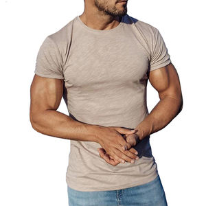 T-shirt de compression anti-UV avec protection UPF 50+, tissu doux au toucher, séchage rapide, pour la natation et les activités sportives en plein air - Product Image 3