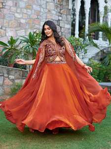 Lehenga Choli de Diseño de Lujo Unity, Color Naranja Óxido, Bordado, con Capa y Dupatta, Tela de Mezcla de Seda Premium - Product Image 3